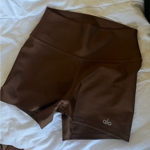 ALO Short Cinnamon Brown S
